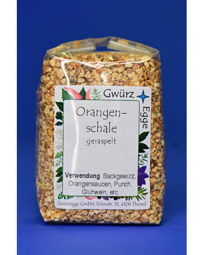 Orangenschalen geraspelt